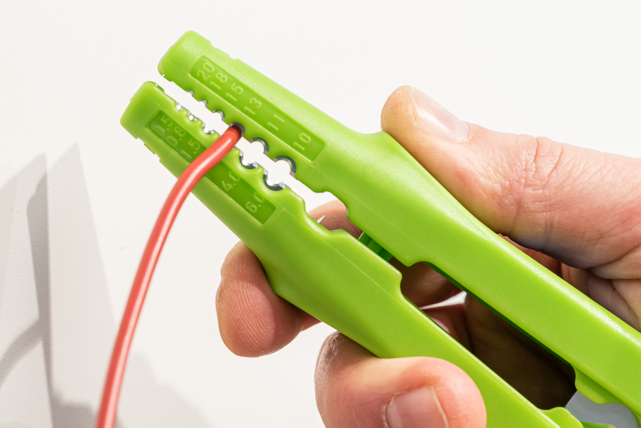 Multi-Stripper No. 400 Green Line | Stripping tools made from up to 97% renewable raw materials I multifunctional stripper, working range stripping 0,5 - 6,0 mm² I skinning 8 - 13 mm Ø I Multifunctional with 4 functions