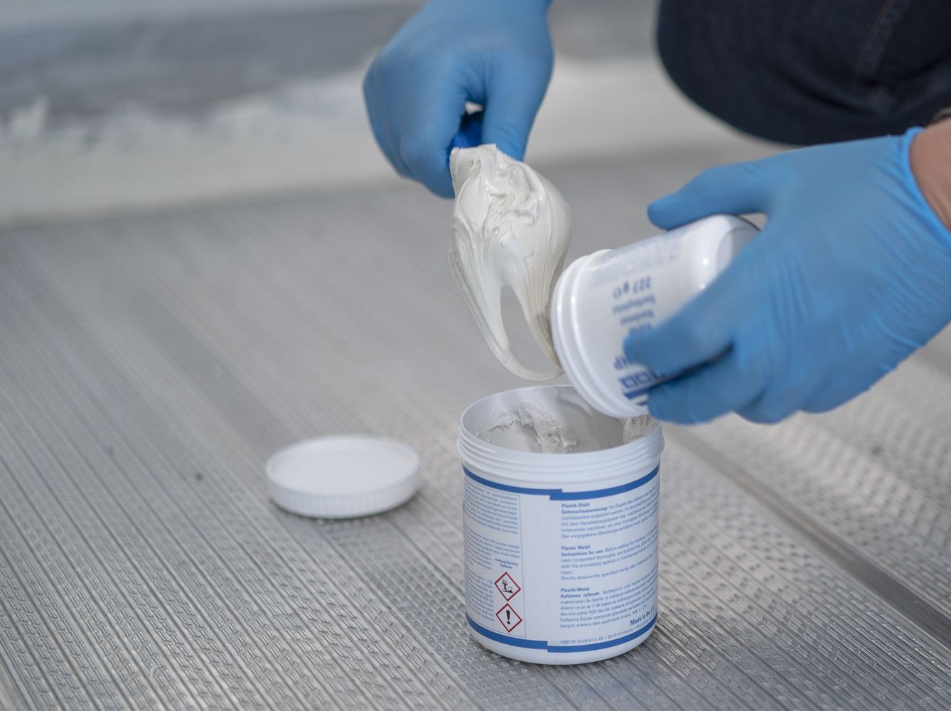 Résine Époxy WEICON 400g - Pâte Deux Composantes 1:1 Résistante à 200°C, Bleu/jaune