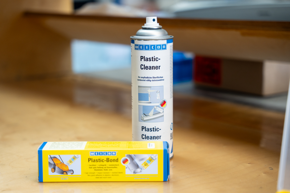 Plastic Cleaner Spray | for cleaning plastic applications