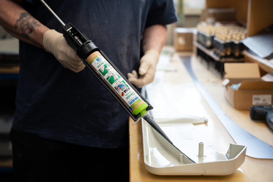 Flex 310 M® Classic | elastic adhesive based on MS-Polymer in Presspack packaging for fatigue-free working