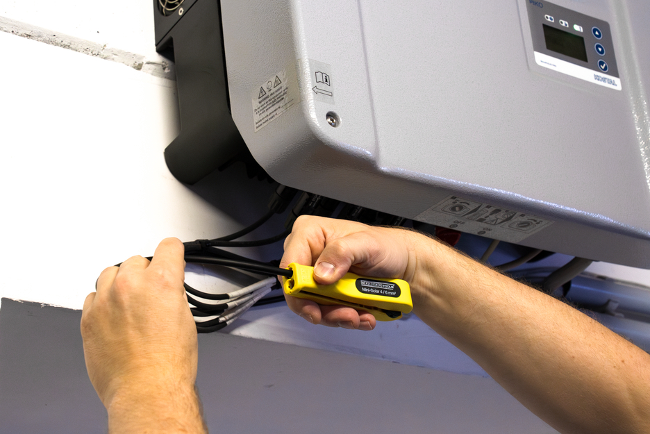 Mini-Solar 4/6 mm² | for dismantling and stripping standard photovoltaic cables with a cross-section of 4 & 6 mm²