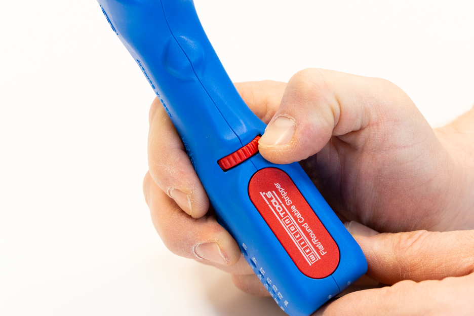 Flat and Round Cable Stripper | for all standard flat cables up to 18 mm wide and all standard round cables with a diameter of 6–13 mm