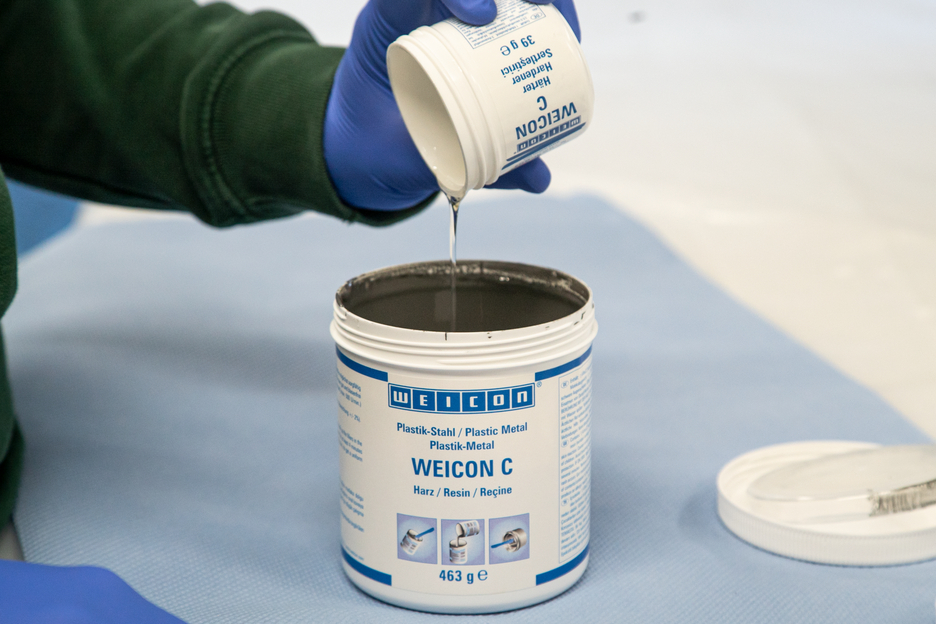 Plastic Metal C | aluminium-filled epoxy resin system for repairs and moulding