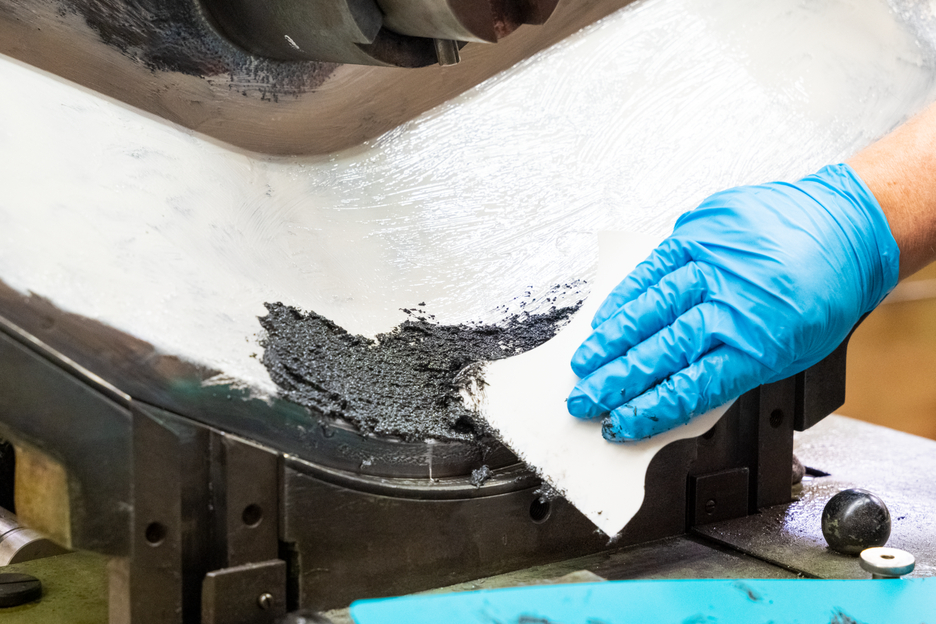 Plastic Metal WP | ceramic-filled epoxy resin system for wear protection coating