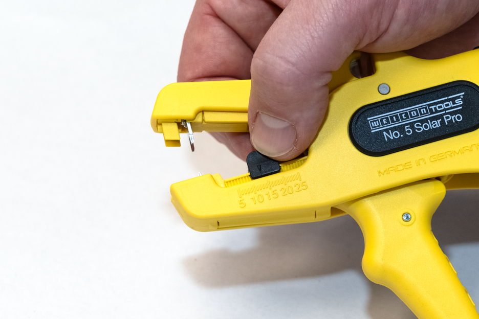 Wire Stripper No. 5 Solar Pro | for dismantling and stripping standard photovoltaic cables with a cross-section of 1.5 - 10 mm²
