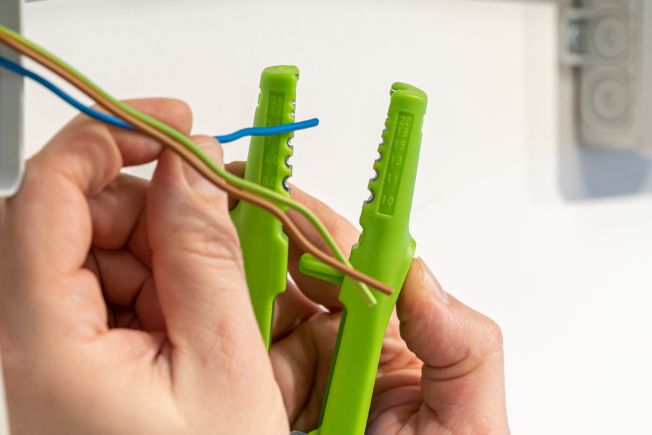 Multi-Stripper No. 400 Green Line | Stripping tools made from up to 97% renewable raw materials I multifunctional stripper, working range stripping 0,5 - 6,0 mm² I skinning 8 - 13 mm Ø I Multifunctional with 4 functions