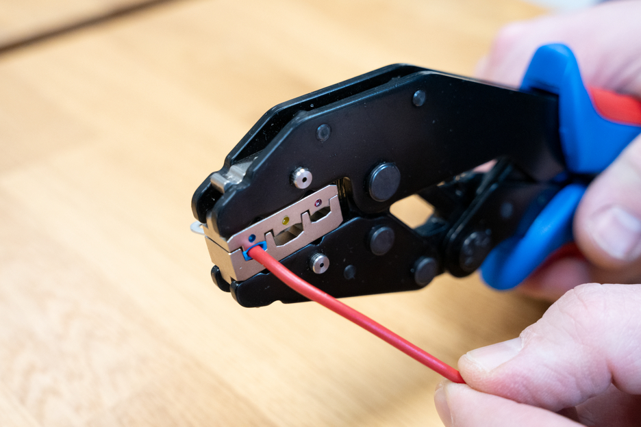 Crimp tool ERGO
 | for crimping MC4 connectors/insulated wire end ferrules/insulated cable lugs
