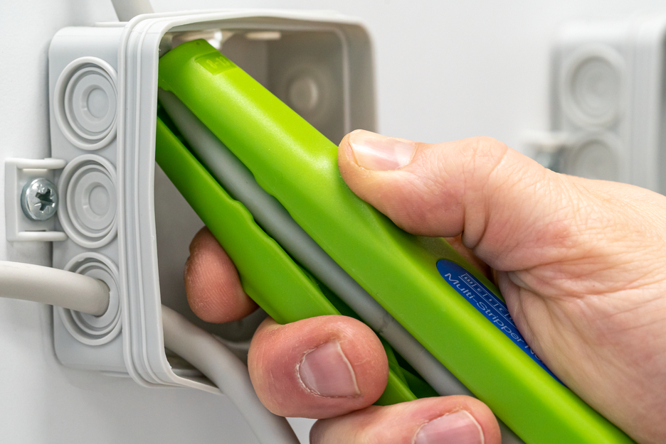 Multi-Stripper No. 400 Green Line | Stripping tools made from up to 97% renewable raw materials I multifunctional stripper, working range stripping 0,5 - 6,0 mm² I skinning 8 - 13 mm Ø I Multifunctional with 4 functions