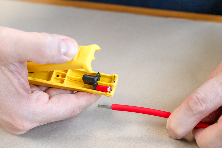 Mini-Solar 4/6 mm² | for dismantling and stripping standard photovoltaic cables with a cross-section of 4 & 6 mm²