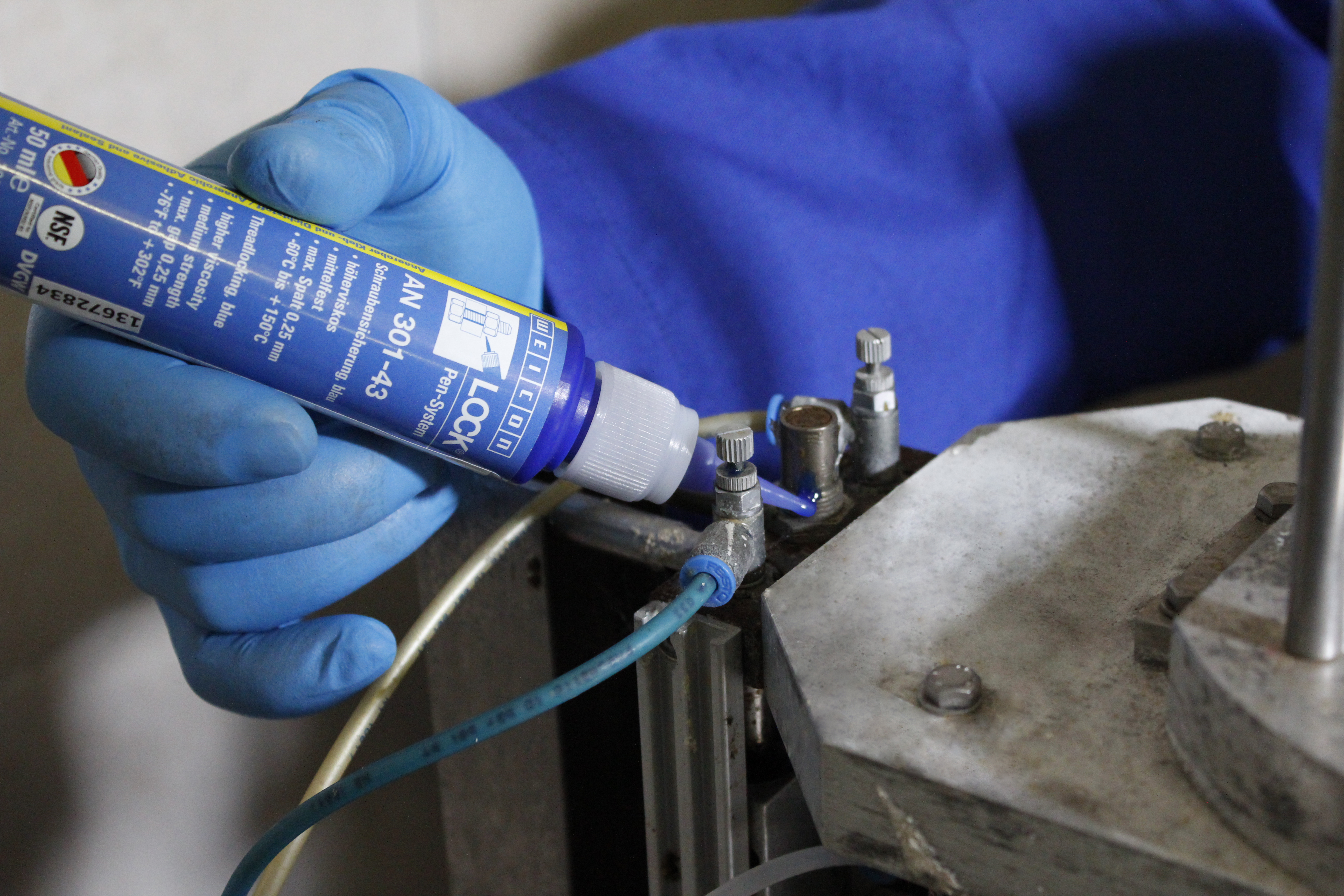 WEICONLOCK® AN 301-43 | medium strength, with drinking water approval