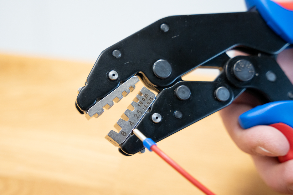 Crimp tool ERGO
 | for crimping MC4 connectors/insulated wire end ferrules/insulated cable lugs
