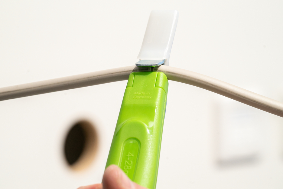 Cable Stripper No. 4 - 28 H Green Line | Stripping tools made from up to 97 per cent renewable raw materials, with a working range of 4–28 mm in diameter