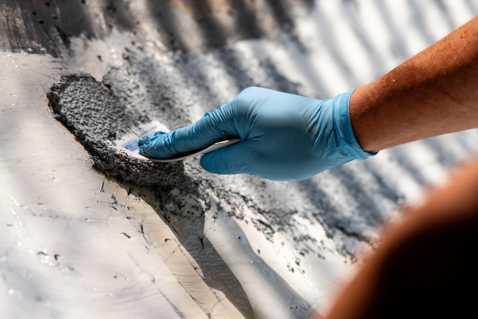 WEICON WPG-19 | Wear protection system – protects against erosion and abrasion caused by the impact of coarse particles