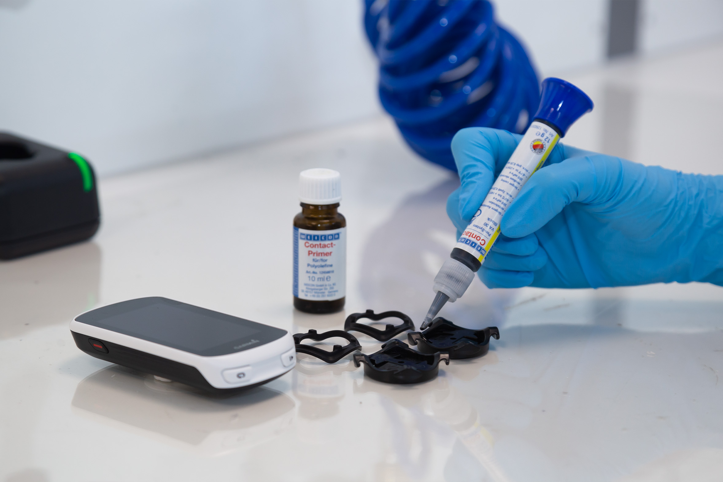 Sekundenkleber-VA-30-Black_Navi-Halterung_reparieren Sekundenkleber-VA-30-Black_Navi-Halterung_reparieren