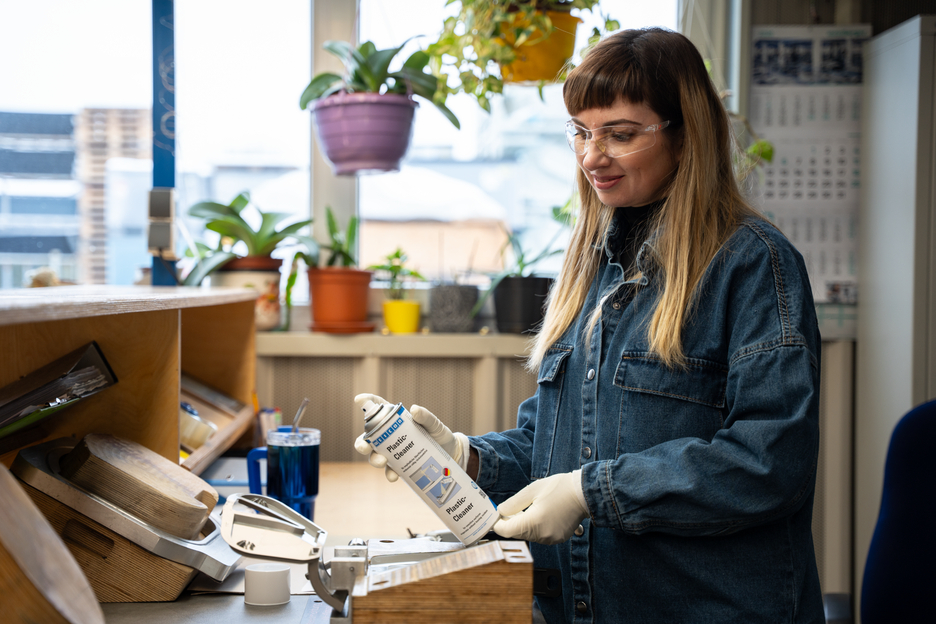 Plastic Cleaner Spray | for cleaning plastic applications