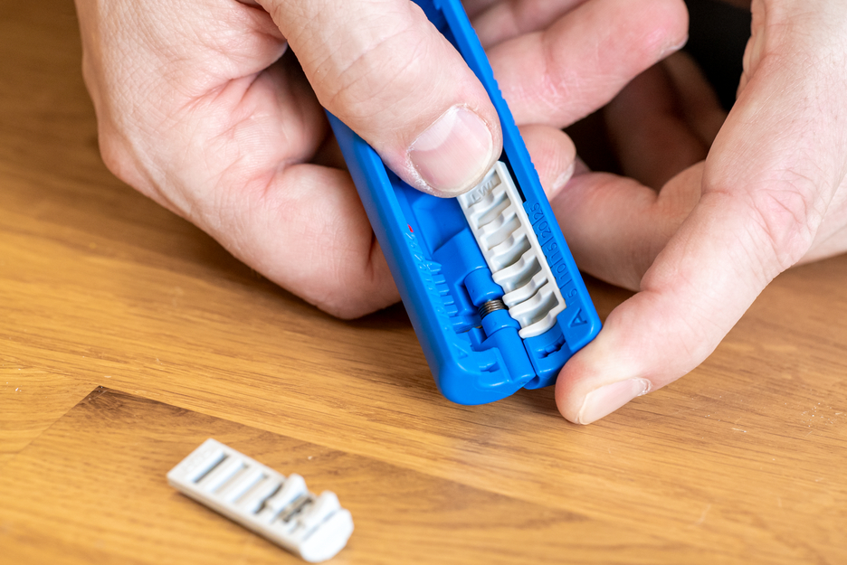Fibre optique Fibre Tube No. 2 | Tool for stripping special buffer tubes on fibre optic cables