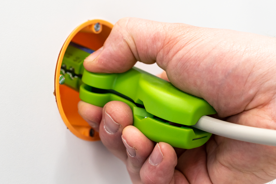 Quadro-Stripper No. 16 Green Line | Stripping tools made from up to 97% renewable raw materials I Multifunctional stripper I Stripping range: 0.5–6.0 mm² I Stripping range: 8–13 mm Ø