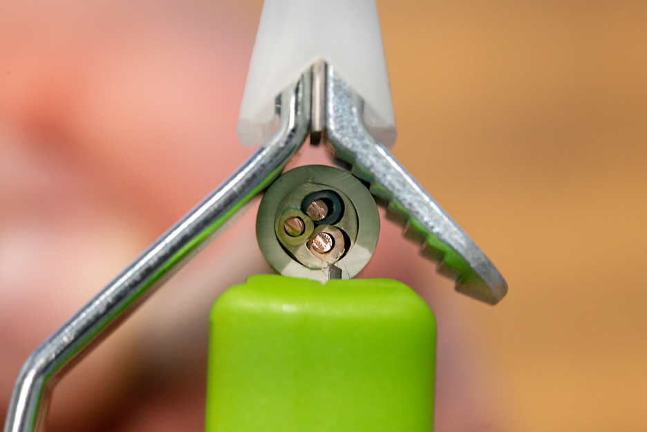 Cable Stripper No. 4 - 28 H Green Line | Stripping tools made from up to 97 per cent renewable raw materials, with a working range of 4–28 mm in diameter