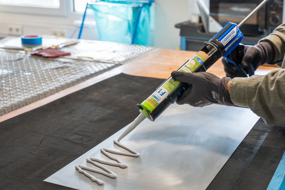 WEICON Green Tube Flex 310 M F1X | MS polymer-based adhesive and sealant with very high initial adhesion, temperature-resistant up to 180°C