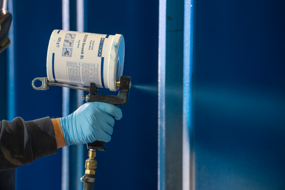 Plastic Metal BL | mineral-filled epoxy resin system for extreme wear protection and high abrasion resistance