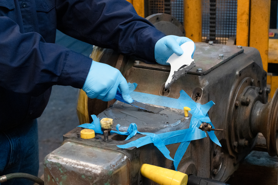 WEICON HB 300 | système à base de résines époxy résistant aux hautes températures pour la réparation et le moulage