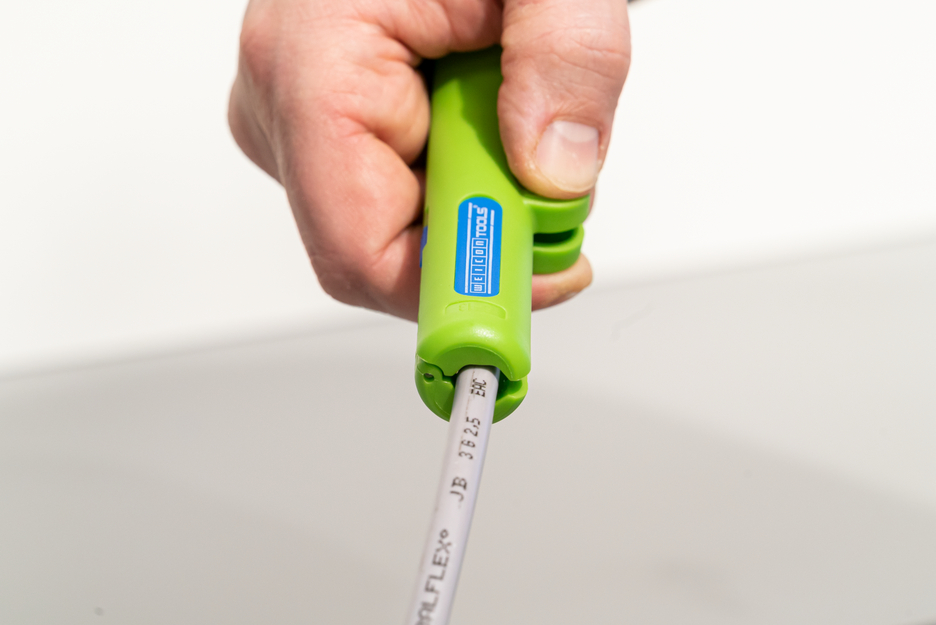 Round Cable Stripper No. 13 Gren Line | Wire stripping tools made from up to 97% renewable raw materials | for dismantling all standard round cables | working range 6.0 - 13.0 mm Ø.