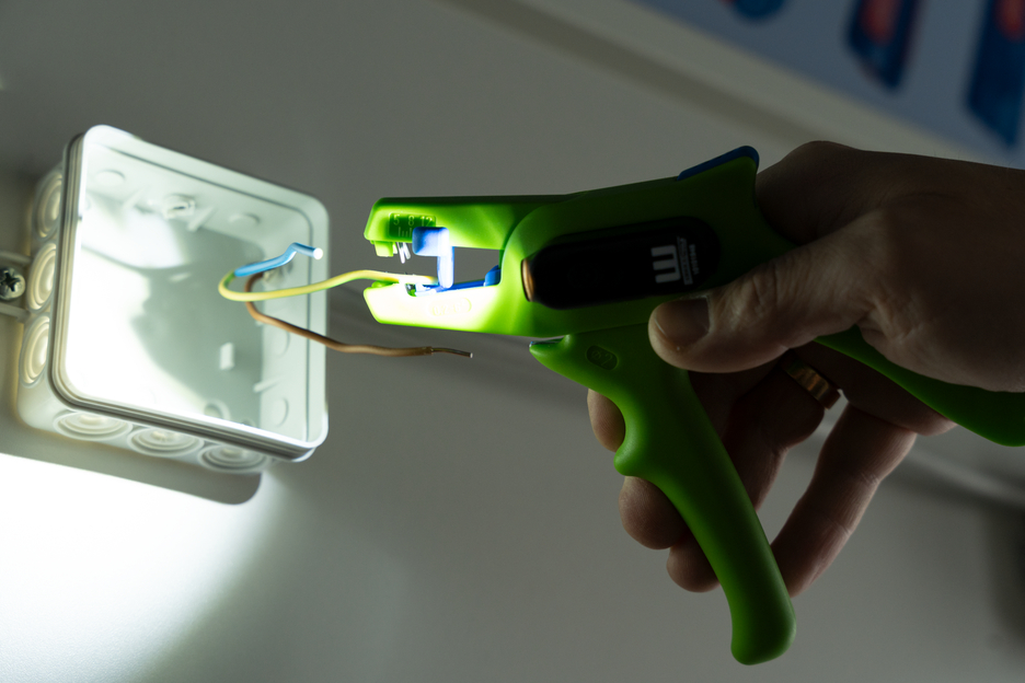 Wire Stripper No. 5 Green Line LED Set
 | 2-piece set incl. wire stripper and LED Work Light