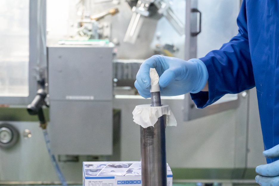 Plastic Metal C | aluminium-filled epoxy resin system for repairs and moulding