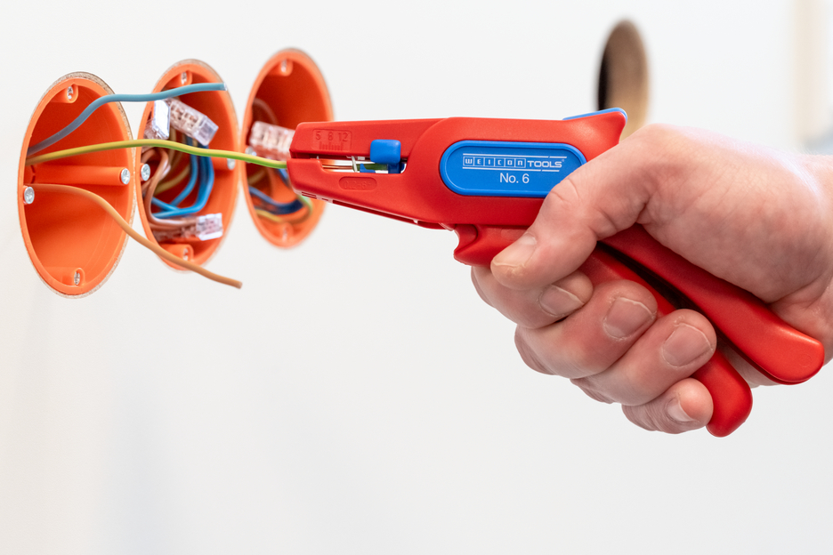 Wire Stripper No. 6 | for live working up to 1.000 volts, working range 0,2 - 6,0 mm²