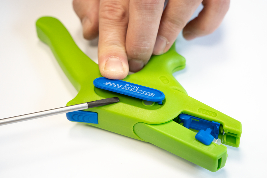 Wire Stripper No. 5 Green Line LED Set
 | 2-piece set incl. wire stripper and LED Work Light