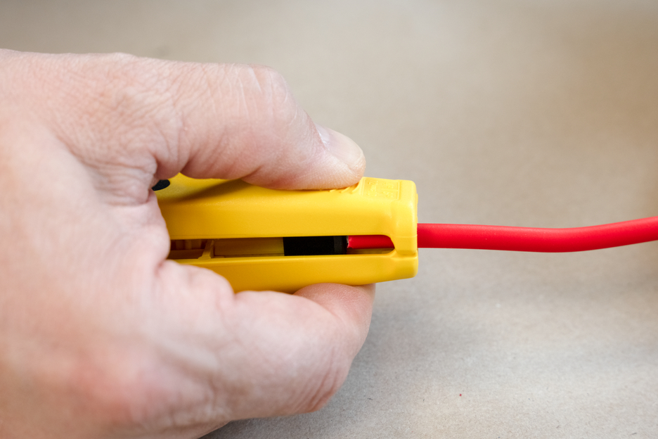 Mini-Solar 4/6 mm² | for dismantling and stripping standard photovoltaic cables with a cross-section of 4 & 6 mm²