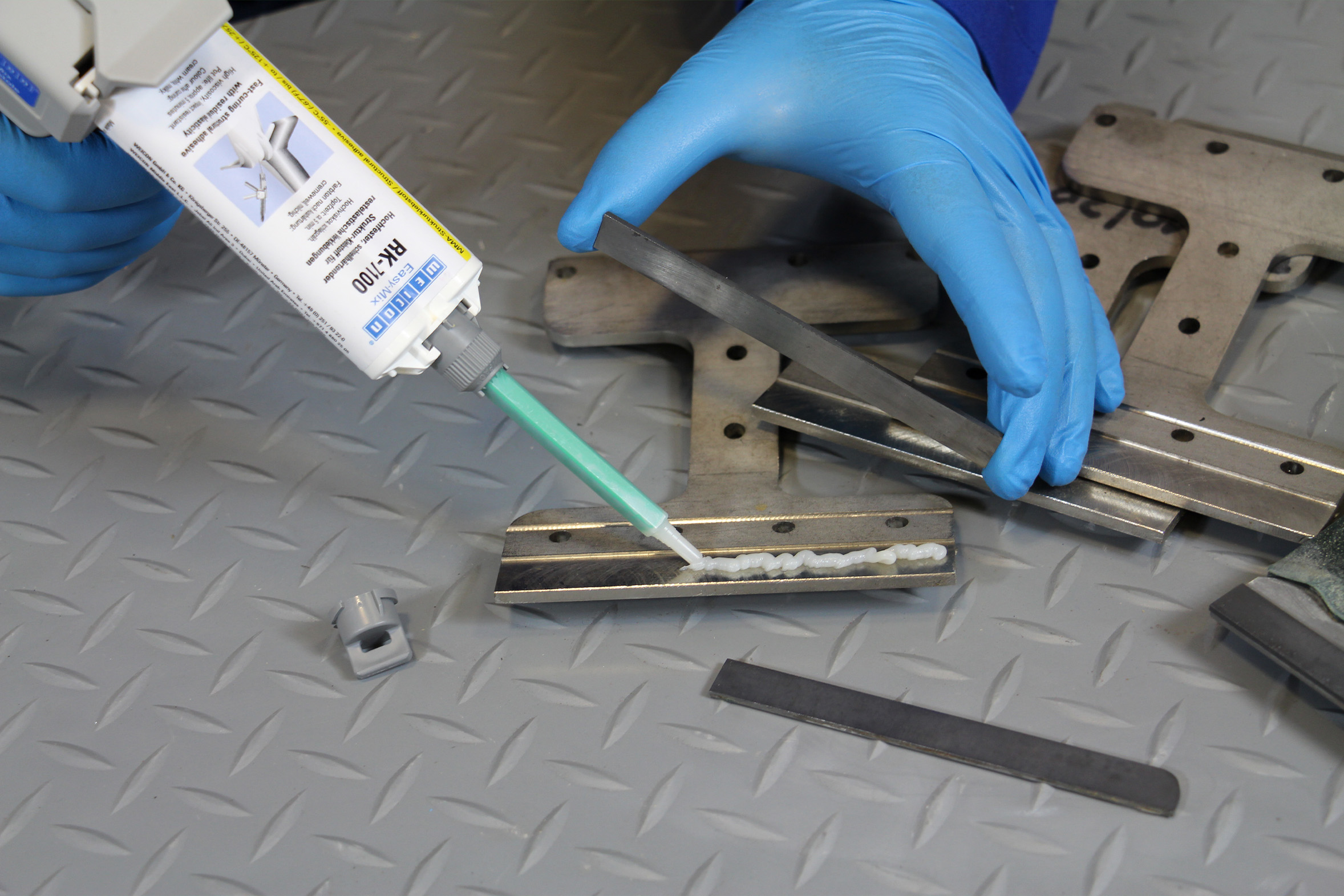 Easy-Mix RK-7100-Konstruktionsklebstoff-Edelstahl Easy-Mix RK-7100-Konstruktionsklebstoff-Edelstahl