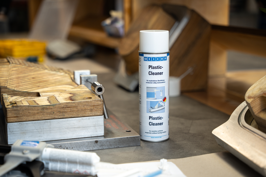 Plastic Cleaner Spray | for cleaning plastic applications