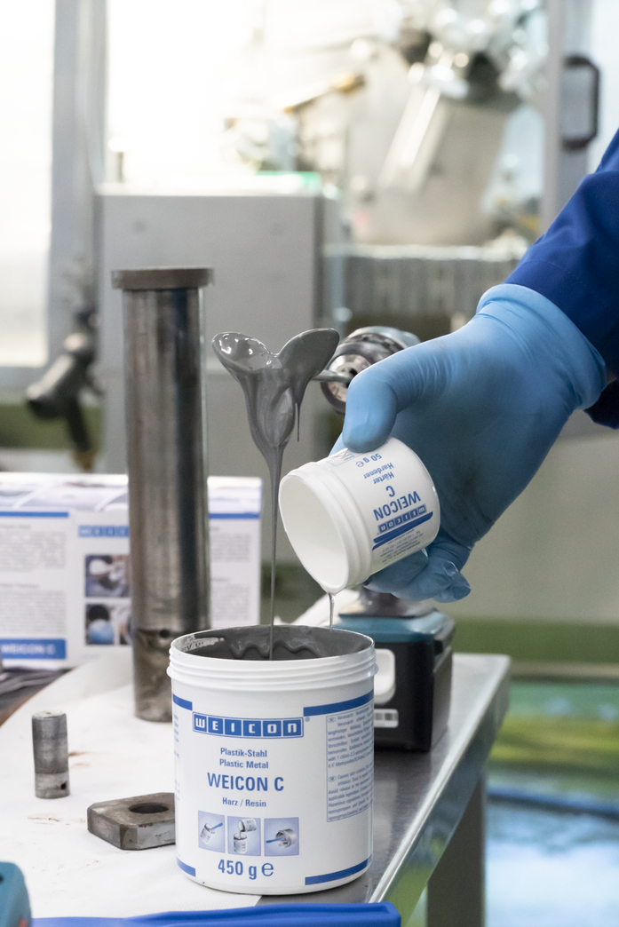 Plastic Metal C | aluminium-filled epoxy resin system for repairs and moulding