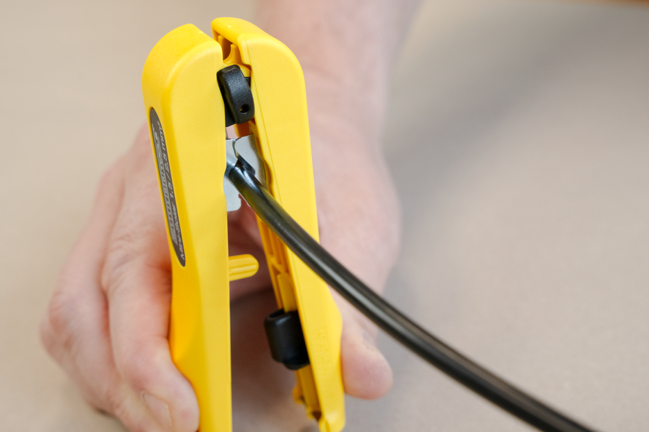 Mini-Solar 10/16 mm² | for dismantling and stripping standard photovoltaic cables with a cross-section of 10 & 16 mm²