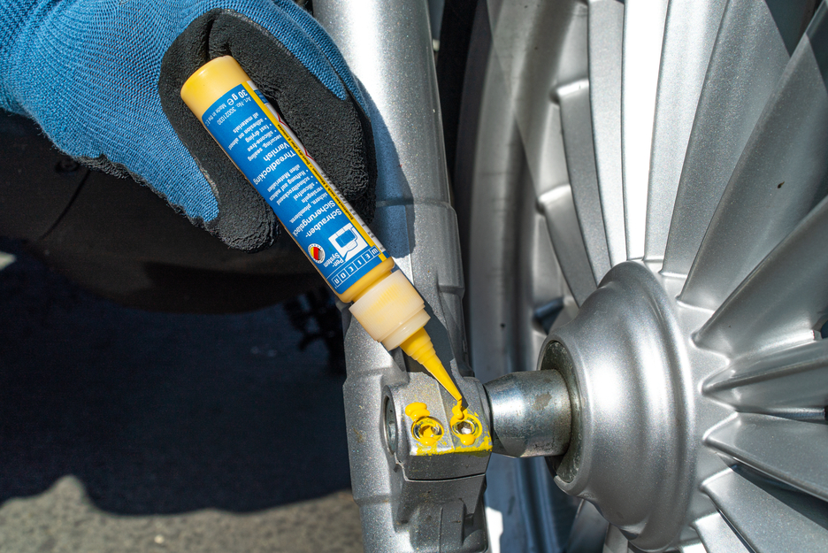 Tamper Proof Torque Marker | Water-based lacquer for threadlocking, marking and sealing