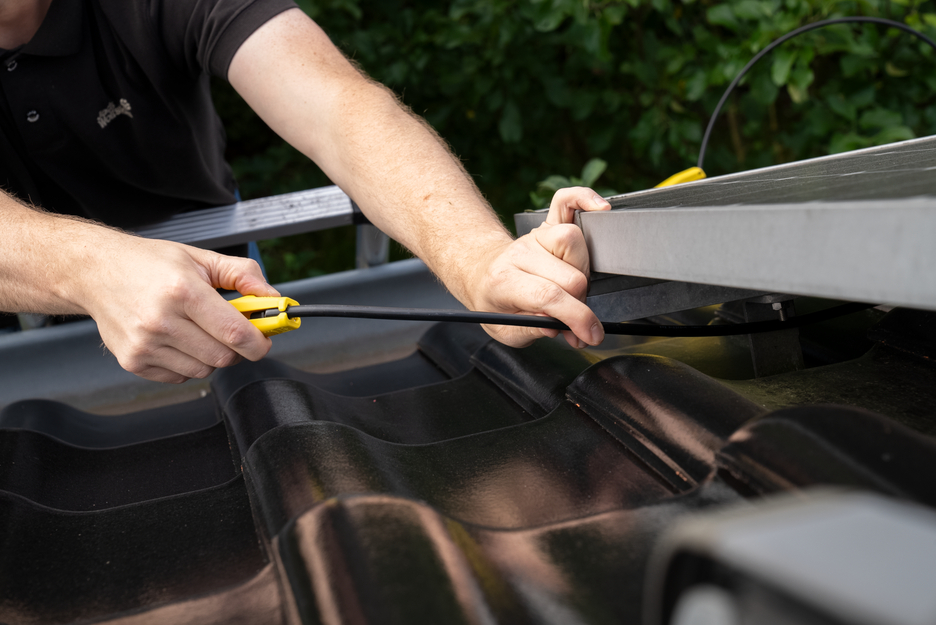 Mini-Solar 1,5/2,5 mm² | For stripping and isolating standard photovoltaic cables with a cross-sectional area of 1.5 & 2.5 mm²