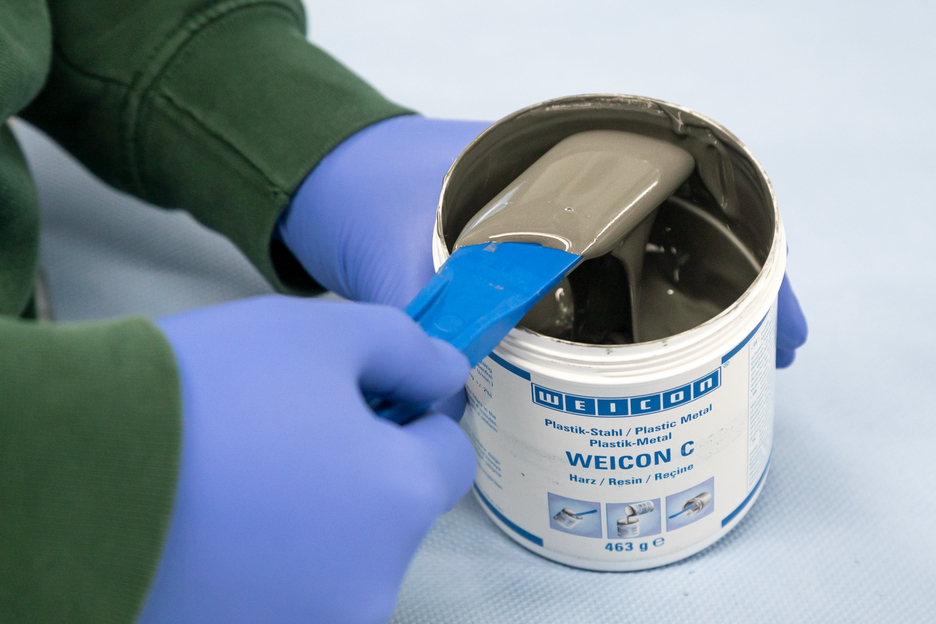 Plastic Metal C | aluminium-filled epoxy resin system for repairs and moulding