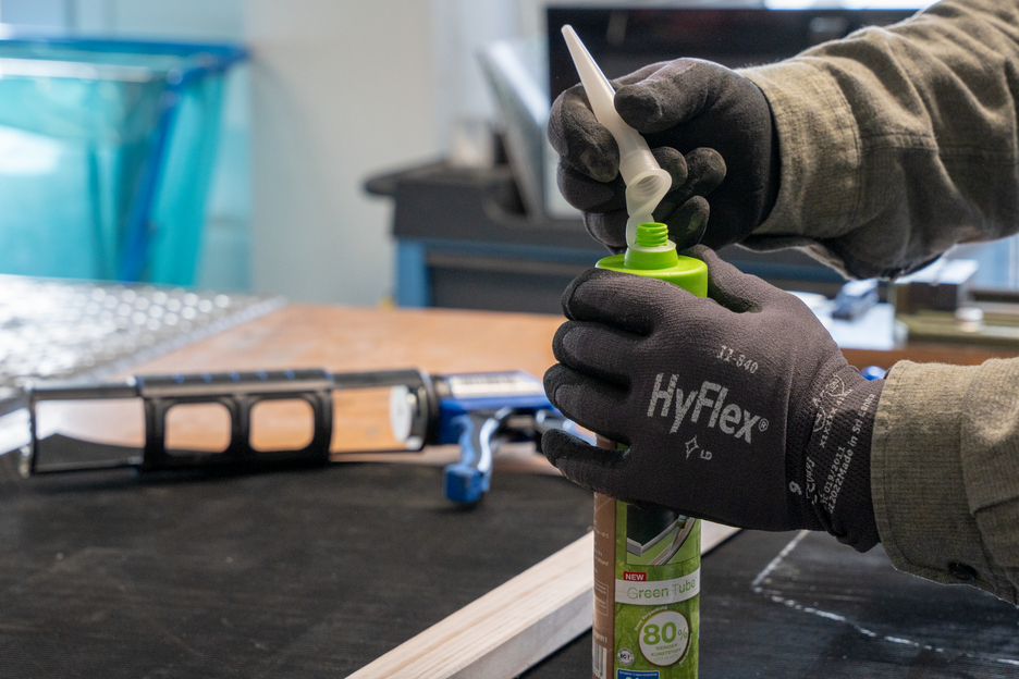 WEICON Green Tube Assembly Adhesive | powerful universal adhesive for indoor and outdoor use