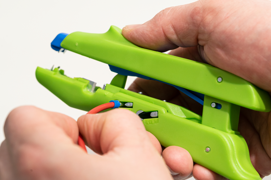 Duo-Crimp No. 300 Green Line | Stripping tools made from up to 97% renewable raw materials I for stripping and crimping I working range 0,5 mm² - 6,0 mm²