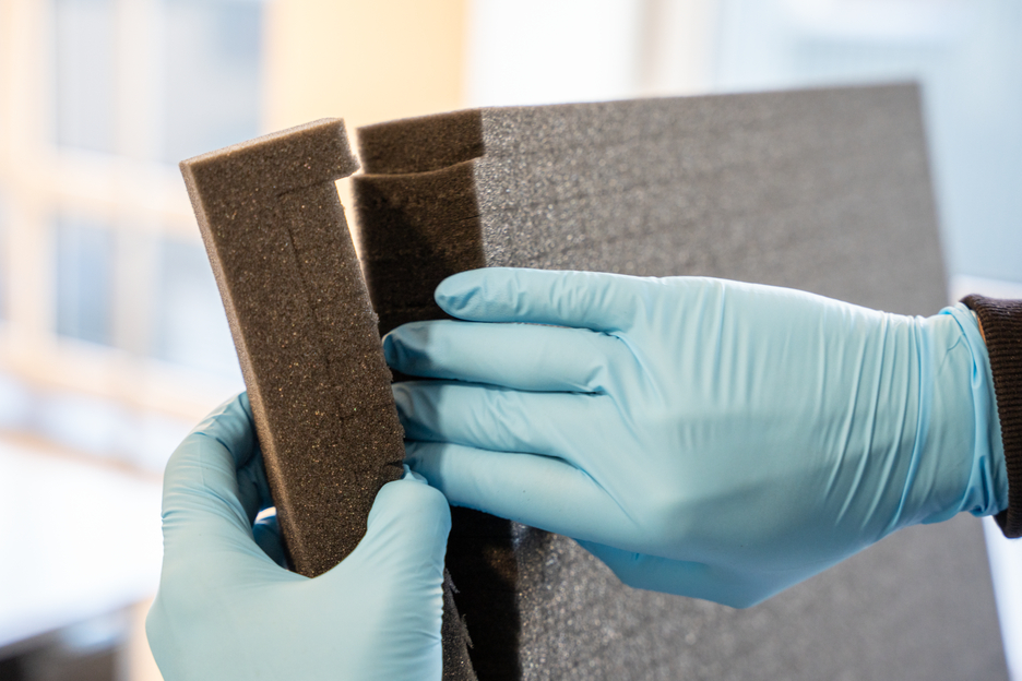 Adhesive Spray XT | sprayable contact adhesive, ideal for cardboard and paper