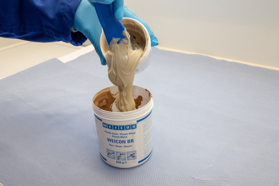 Plastic Metal BR | bronze-filled epoxy resin system for repairs and moulding