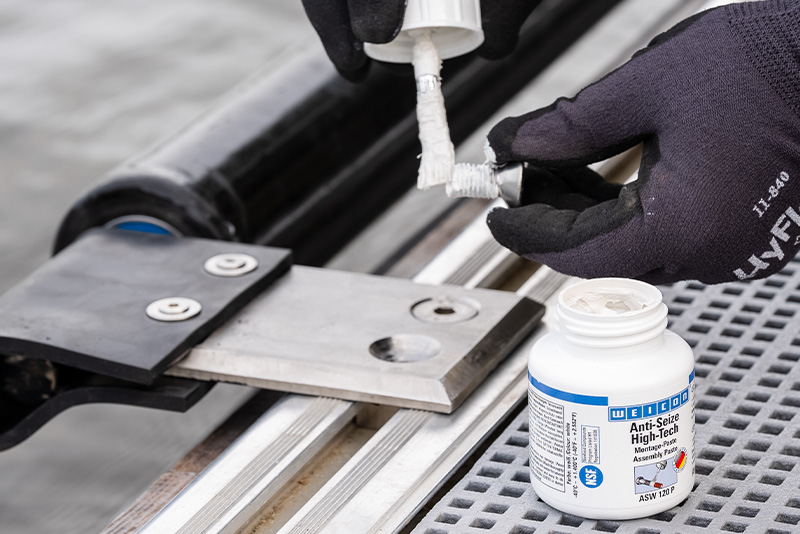 glue, adhesive, caulking, sealant, workshop