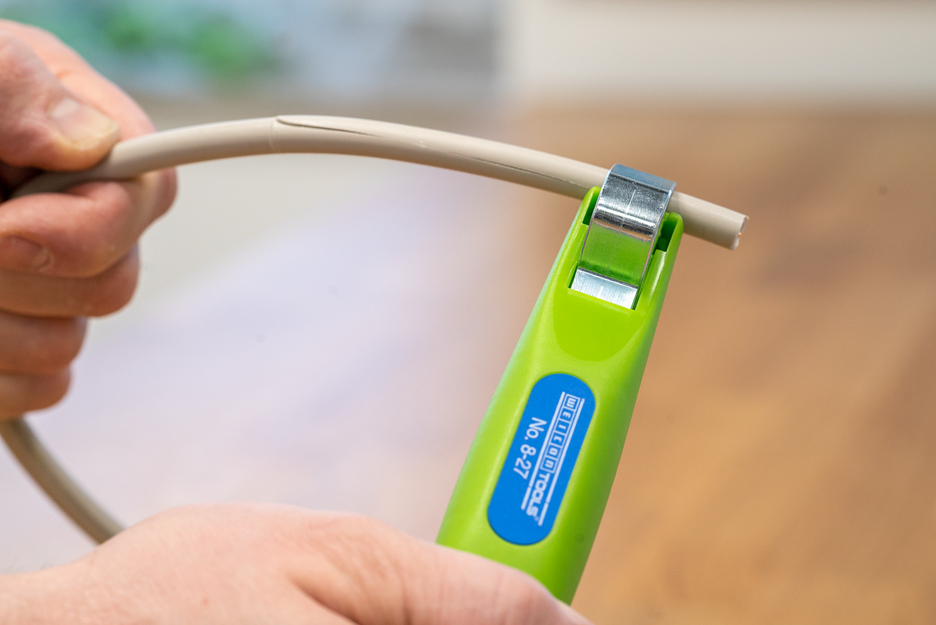 Cable Stripper No. 8 - 27 Green Line | Stripping tools made from up to 97 per cent renewable raw materials, with a working range of 8–28 mm in diameter