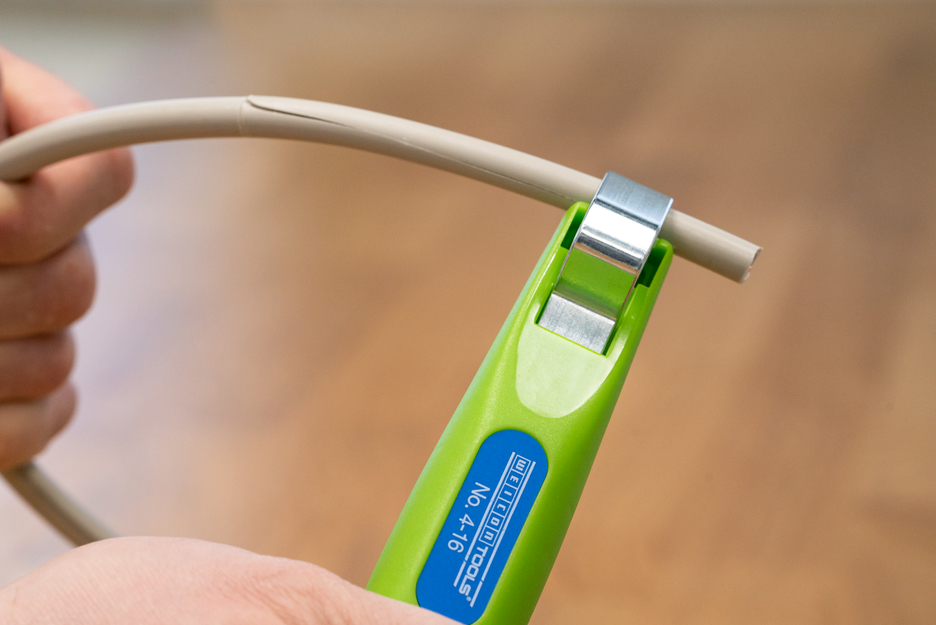 Cable Stripper No. 4 - 16 Green Line | Stripping tools made from up to 97 per cent renewable raw materials, with a working range of 4–16 mm in diameter