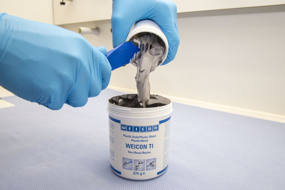 WEICON TI | système à base de résines époxy chargé de titane pour la réparation et le moulage