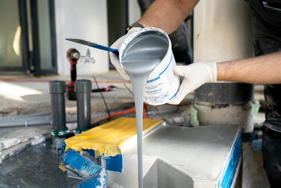 Plastic Metal F2 | aluminium-filled epoxy resin system for repairs and gap compensation