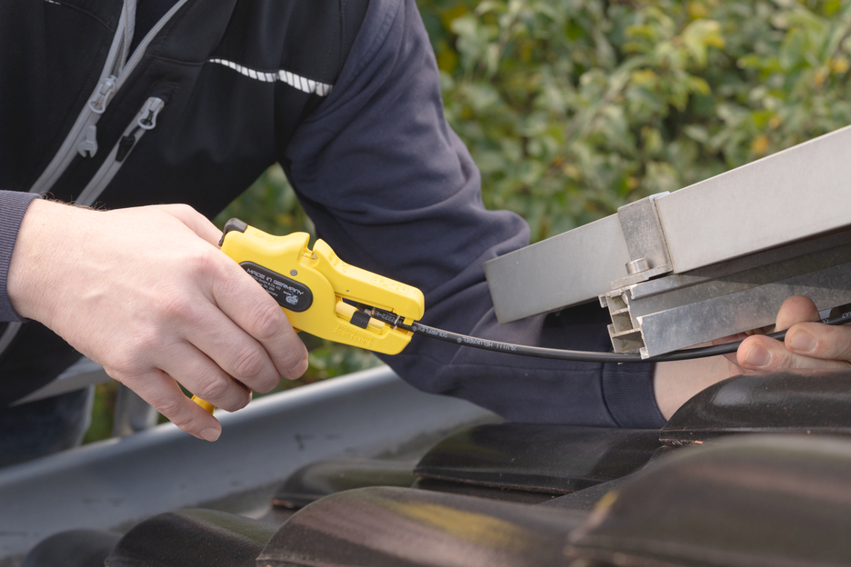 Wire Stripper No. 5 Solar Pro | for dismantling and stripping standard photovoltaic cables with a cross-section of 1.5 - 10 mm²
