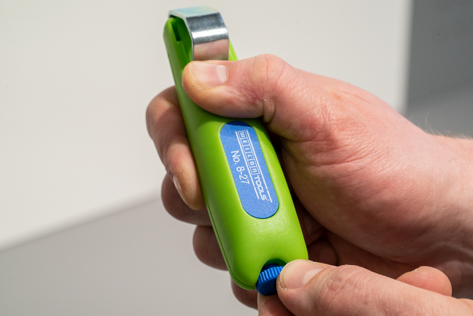 Cable Stripper No. 8 - 27 Green Line | Stripping tools made from up to 97 per cent renewable raw materials, with a working range of 8–28 mm in diameter