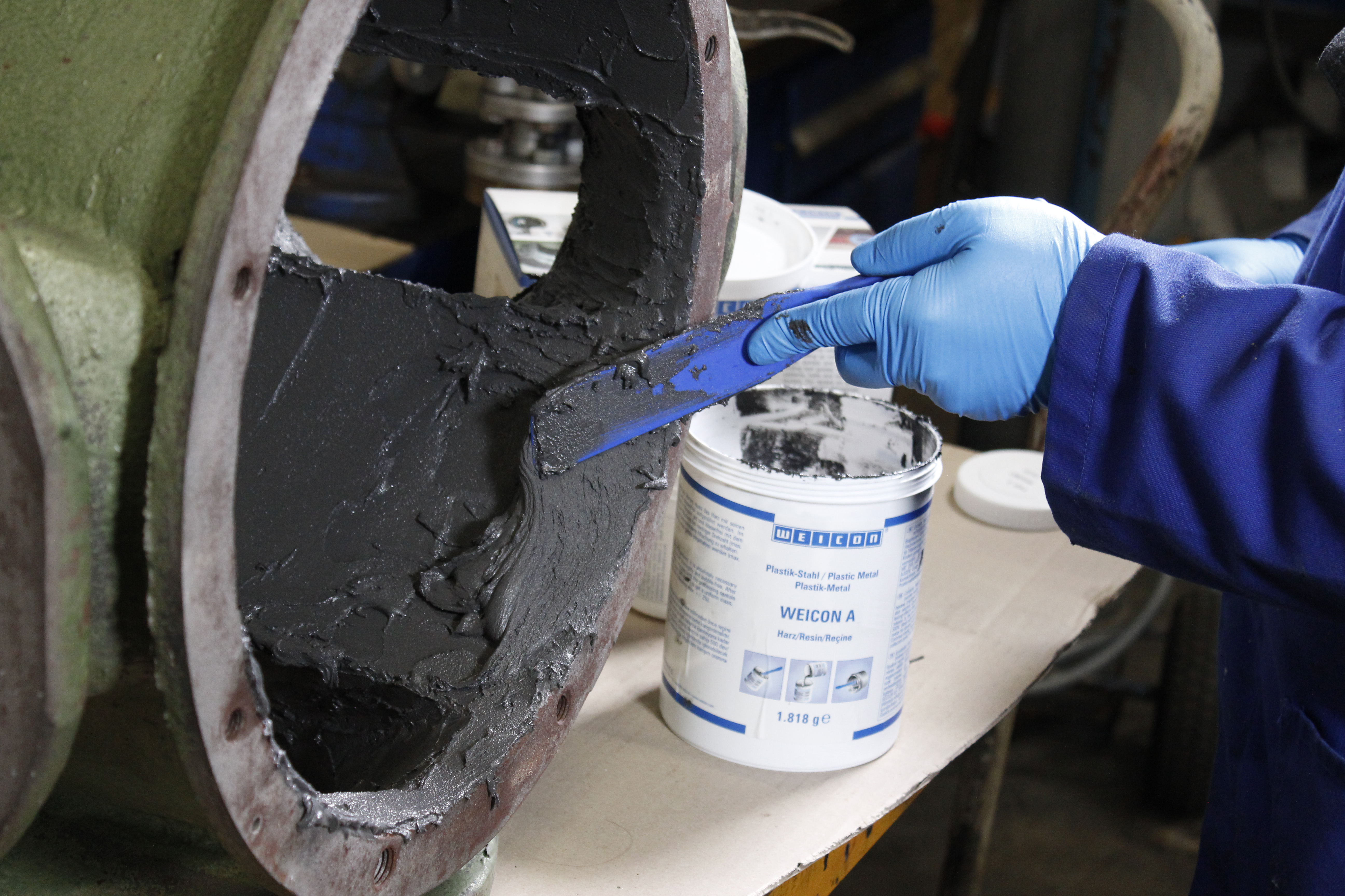 Plastic Metal A | steel-filled epoxy resin system for repairs and gap-filling DNV-certified